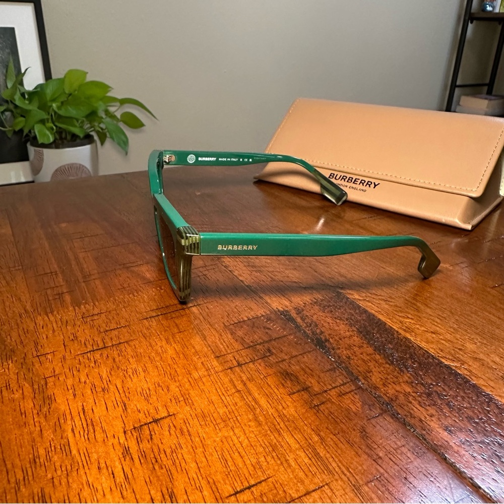 Burberry Green Sunglasses - Picture 6 of 15